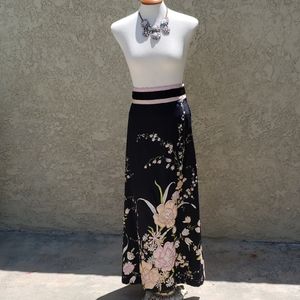 Skirt with or without necklace